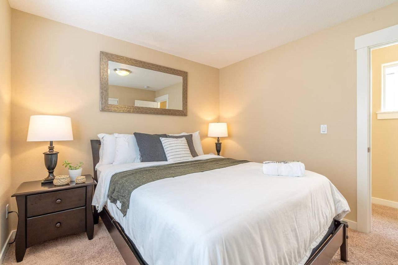 Modern Home, Four Bedrooms, King Beds Tigard Kültér fotó
